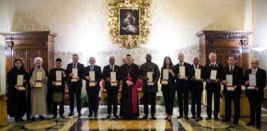 Did the Vatican really give a special award to the Iranian ambassador?