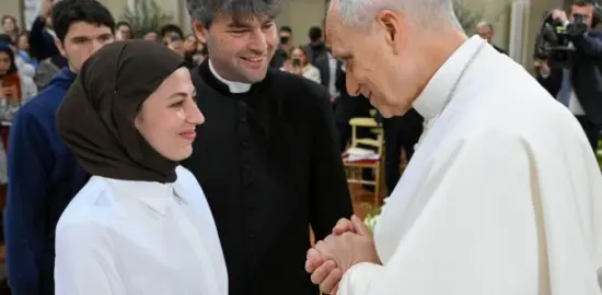 Leo XIV greets young people who fled war-torn Gaza and will continue their studies in Rome