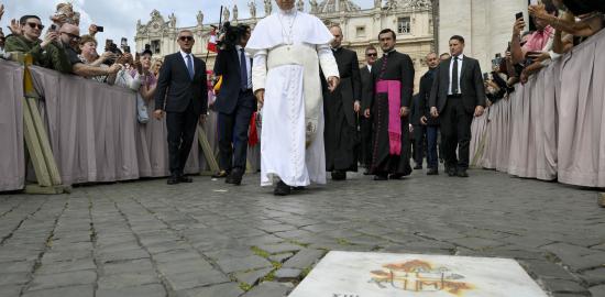 Pope Leo prays where St. John Paul II was shot on feast of Our Lady of Fátima