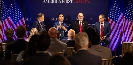 White House official promotes faith-based drug abuse prevention and recovery programs